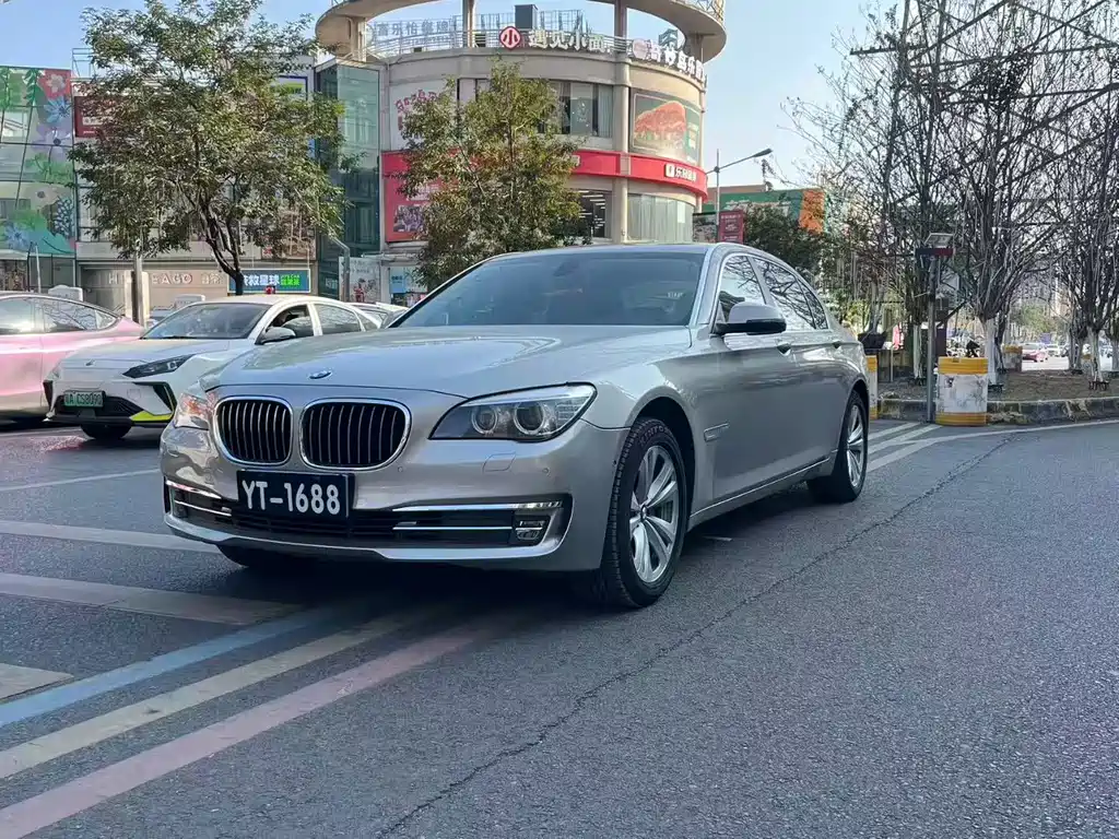 BMW 7 Series 2013 — фото 1