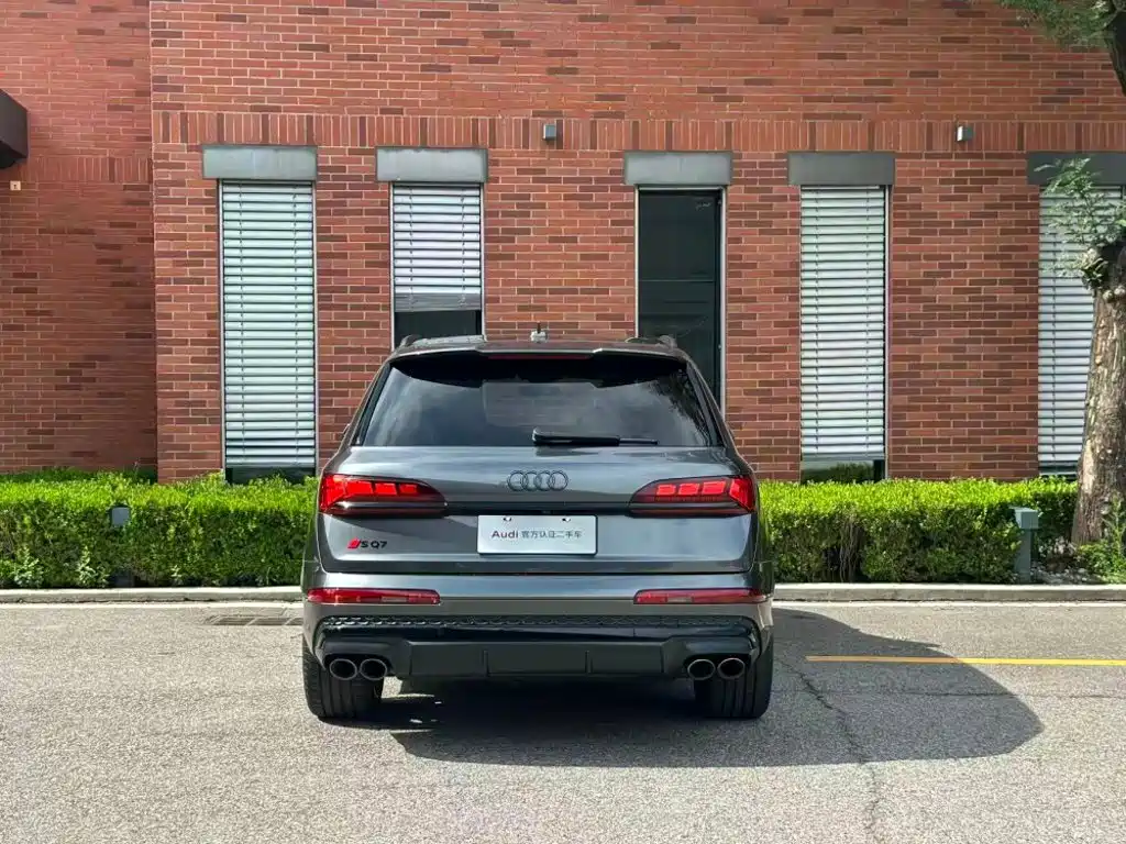 Audi SQ7 2025 — фото 13