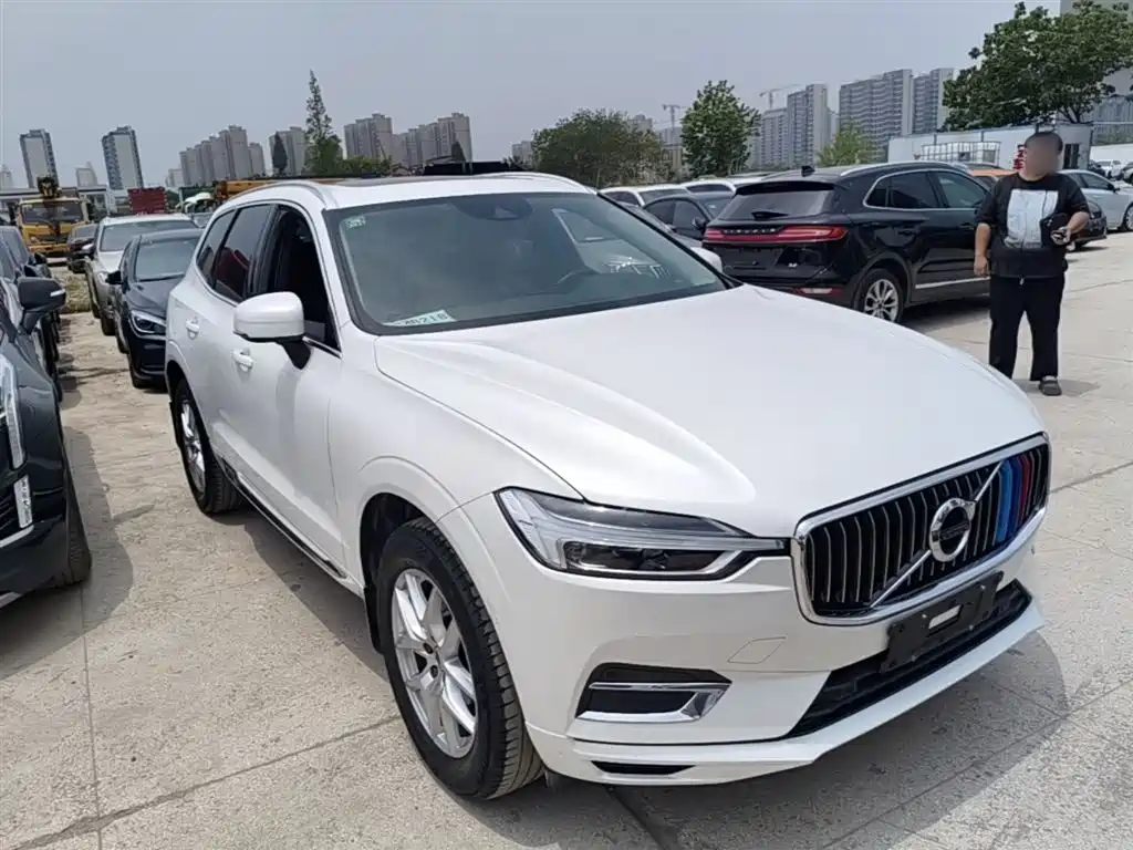 Volvo XC60 2019 — фото 4