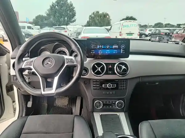 Mercedes-Benz GLK-Class 2015