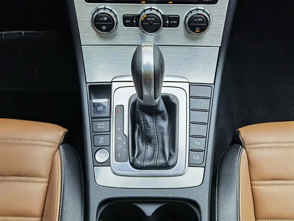 Volkswagen CC 2015 — фото 13