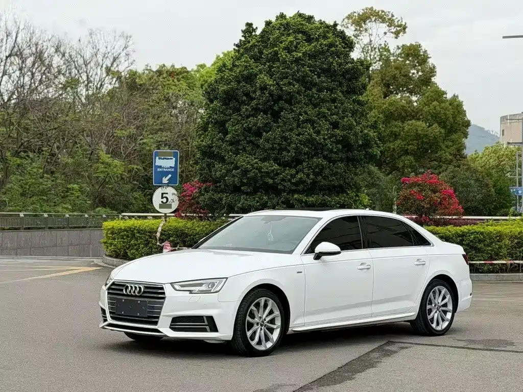 Audi A4L 2018