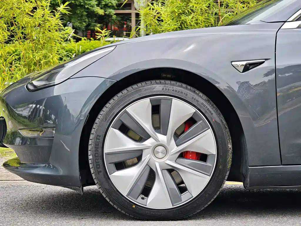 Tesla Model 3 2019 — фото 10