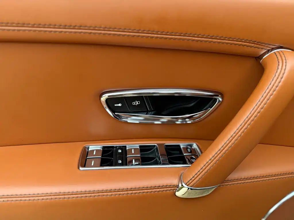 Bentley Flying Spur 2014 — фото 8