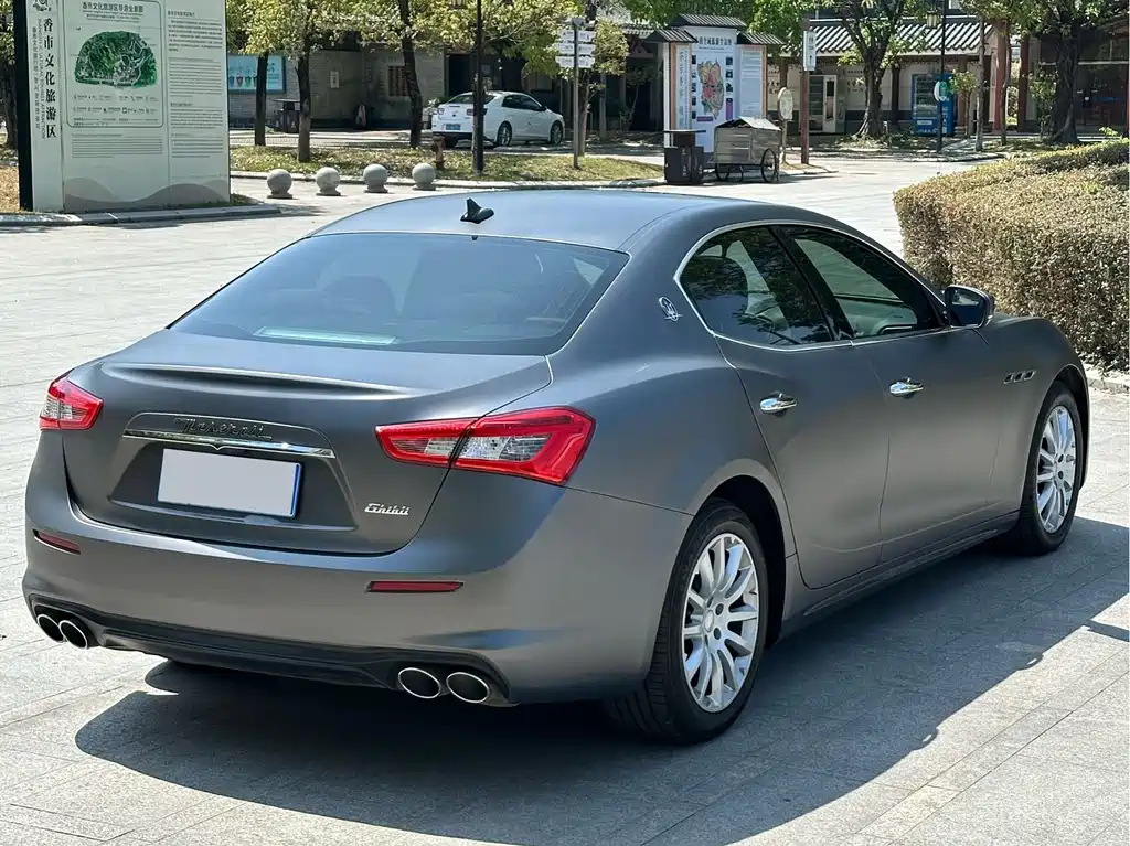 Maserati Ghibli 2019 — фото 10