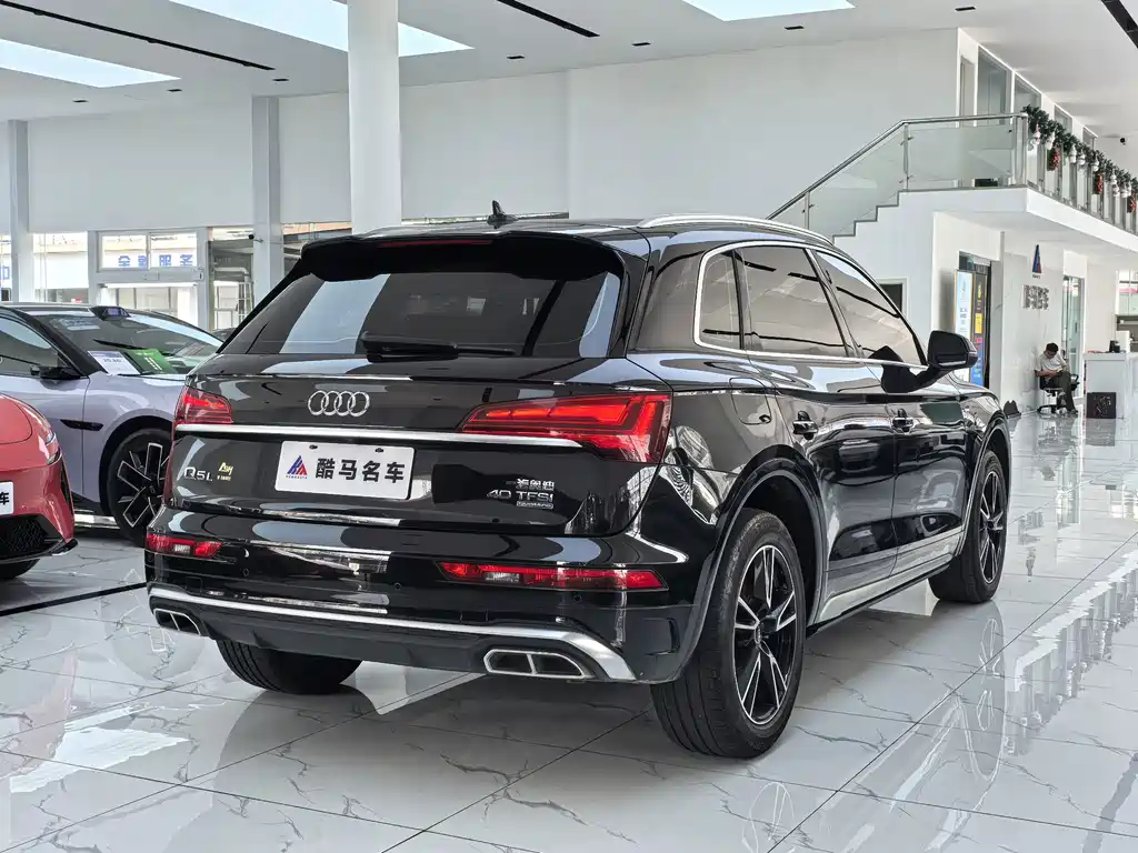 Audi Q5L 2021 — фото 15