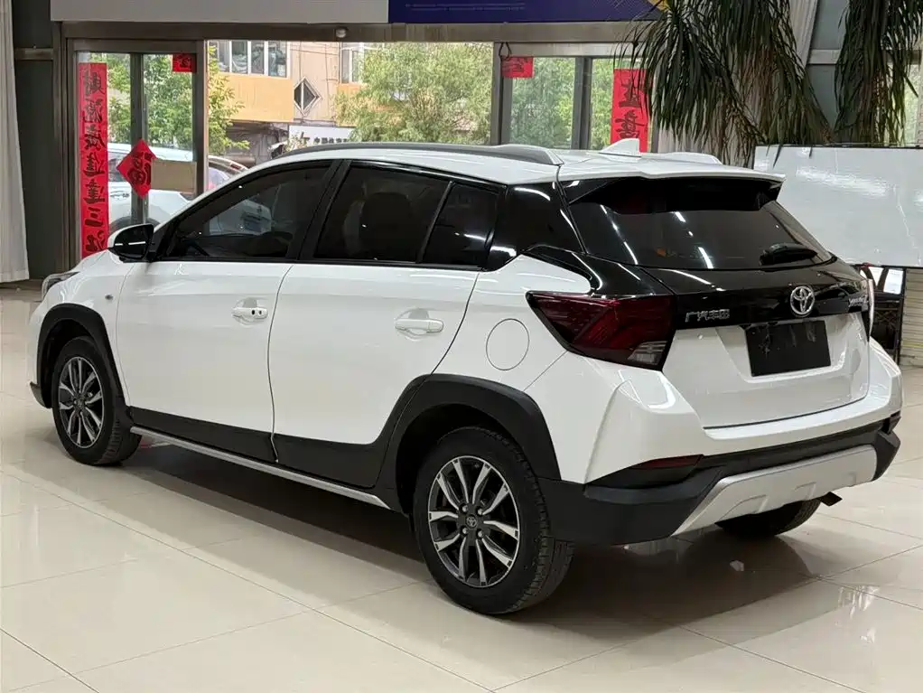 Toyota Yaris L 2022