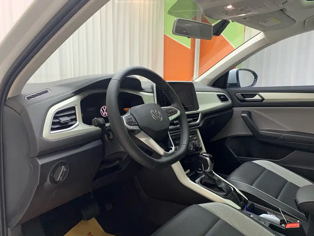 Volkswagen T-Roc 2023
