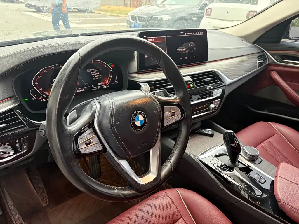 BMW 5 Series 2021