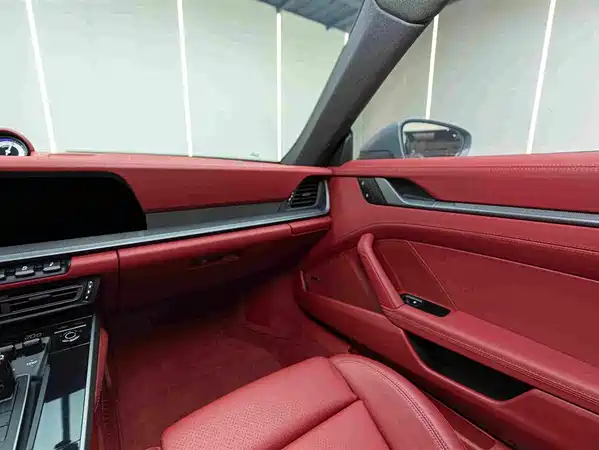 Porsche 911 2023