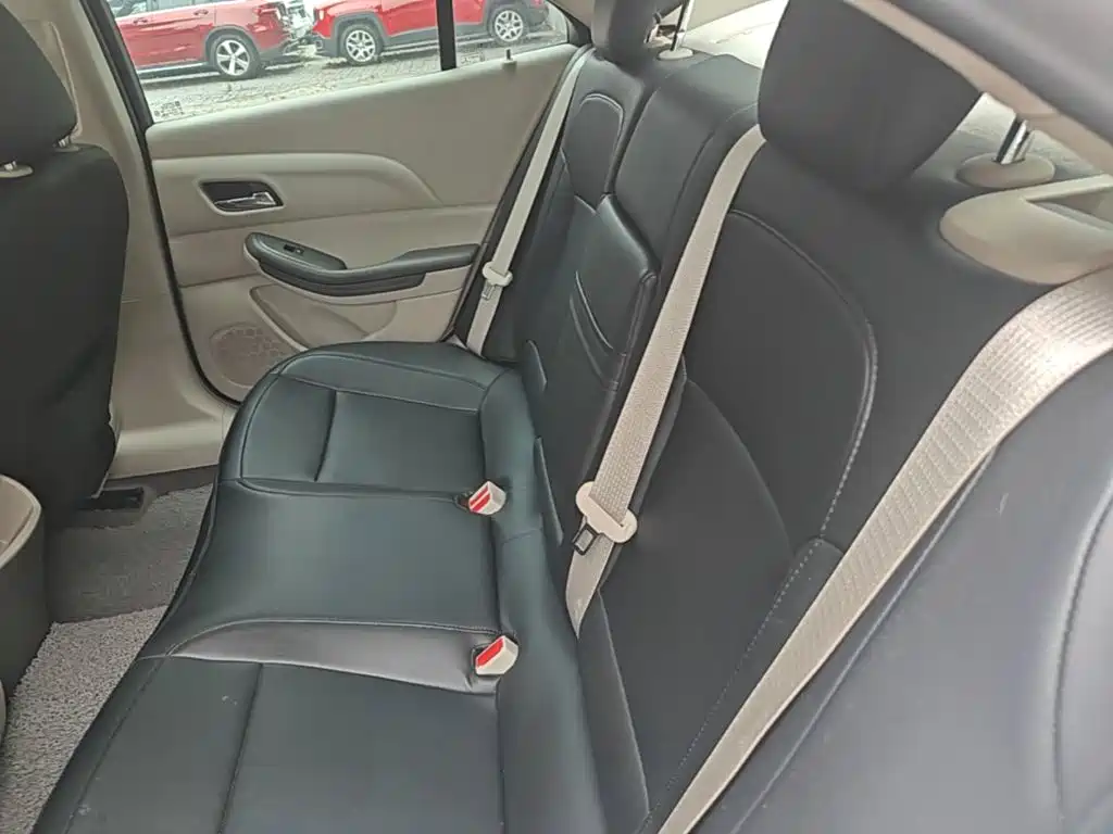 Chevrolet Malibu 2015 — фото 17