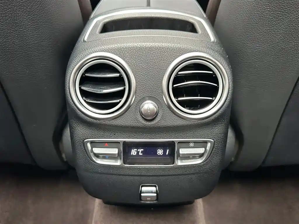 Mercedes-Benz GLC 2022 — фото 16