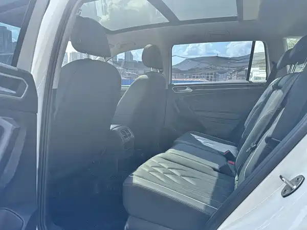 Volkswagen Tiguan L 2023