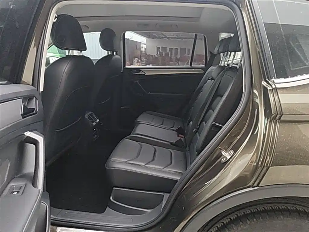 Volkswagen Tiguan L 2020 — фото 17