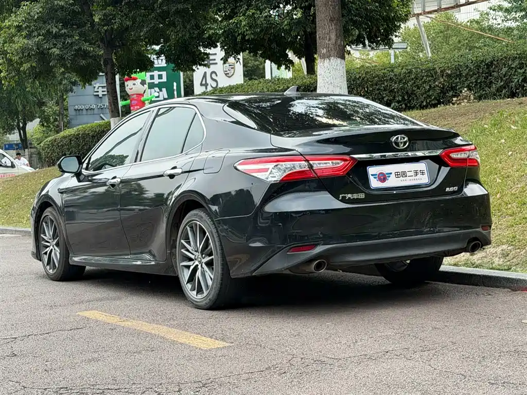 Toyota Camry 2021 — фото 4