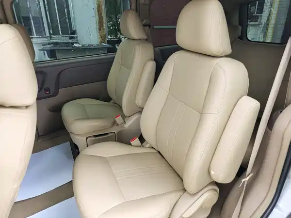 Buick GL8 2012