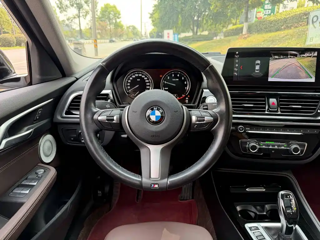 BMW 1 Series 2022 — фото 14