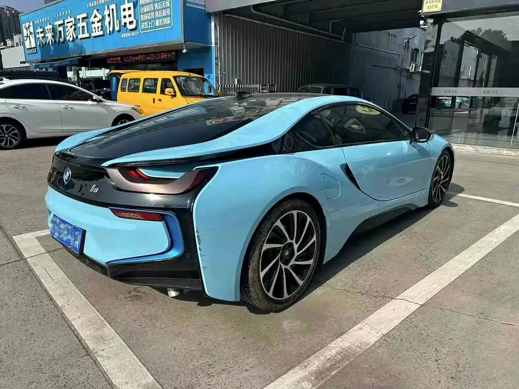 BMW i8 2017 — фото 9