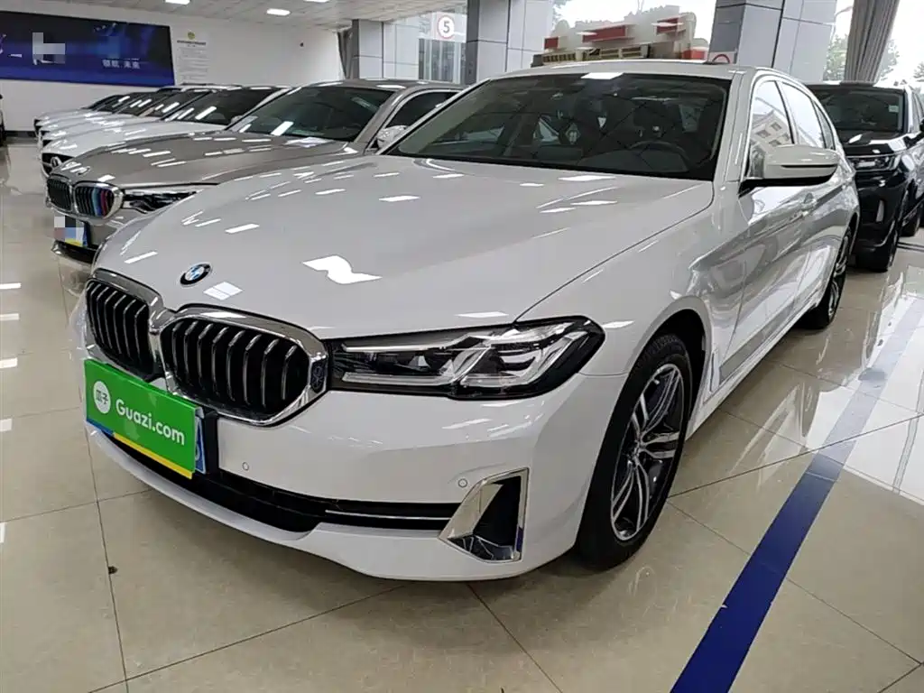 BMW 5 Series 2022 — фото 1