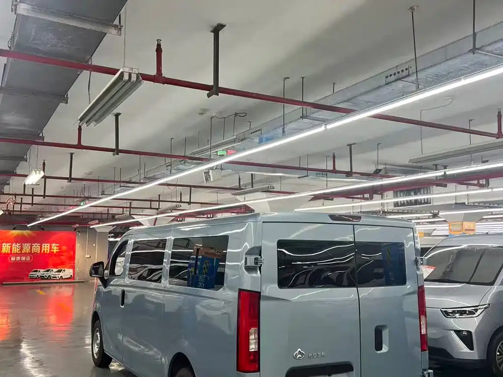Changan 跨越星光 EV 2025款 350km 豪华版 9座 50.23kWh 2025