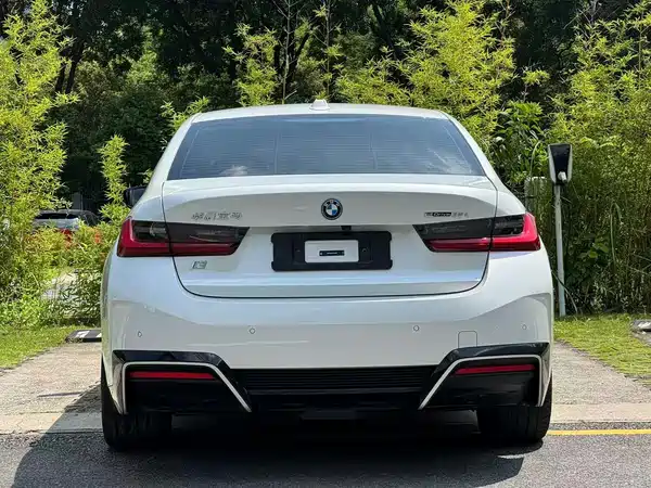BMW i3 2024
