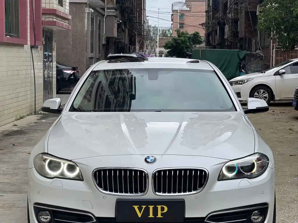 BMW 5 Series 2015 — фото 3
