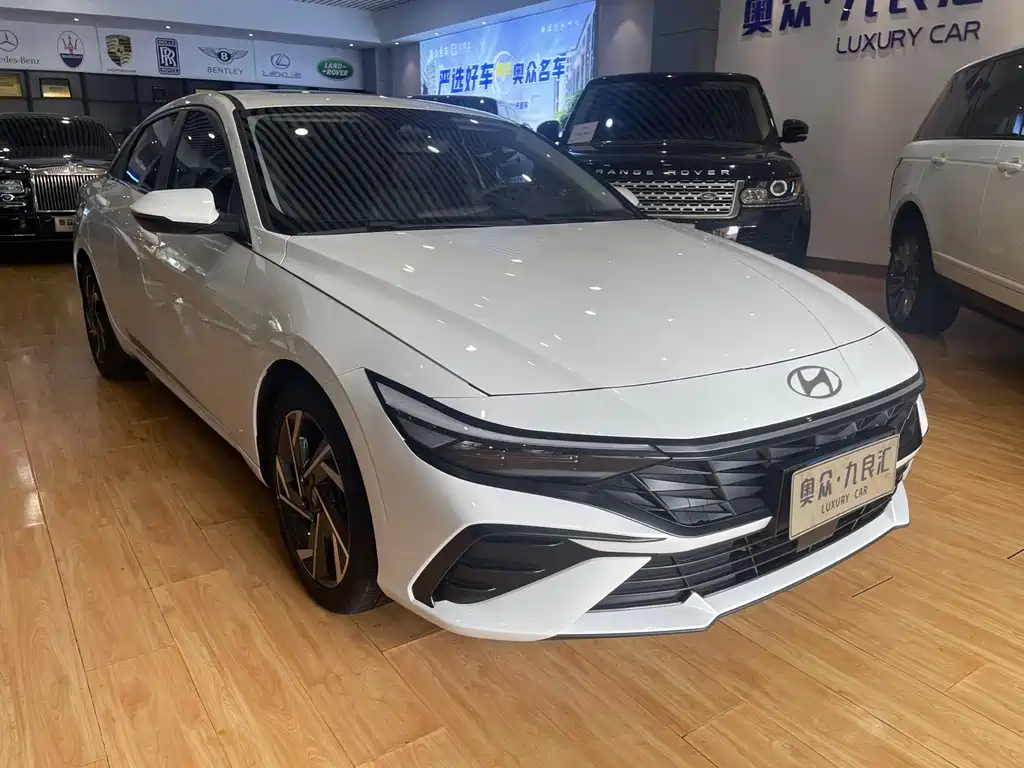 Hyundai Elantra 2023