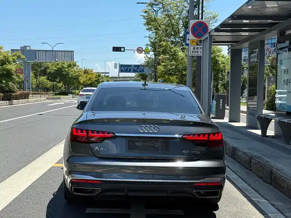 Audi A4L 2021