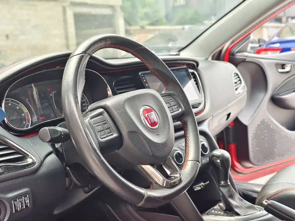 Fiat Viaggio 2016 — фото 10