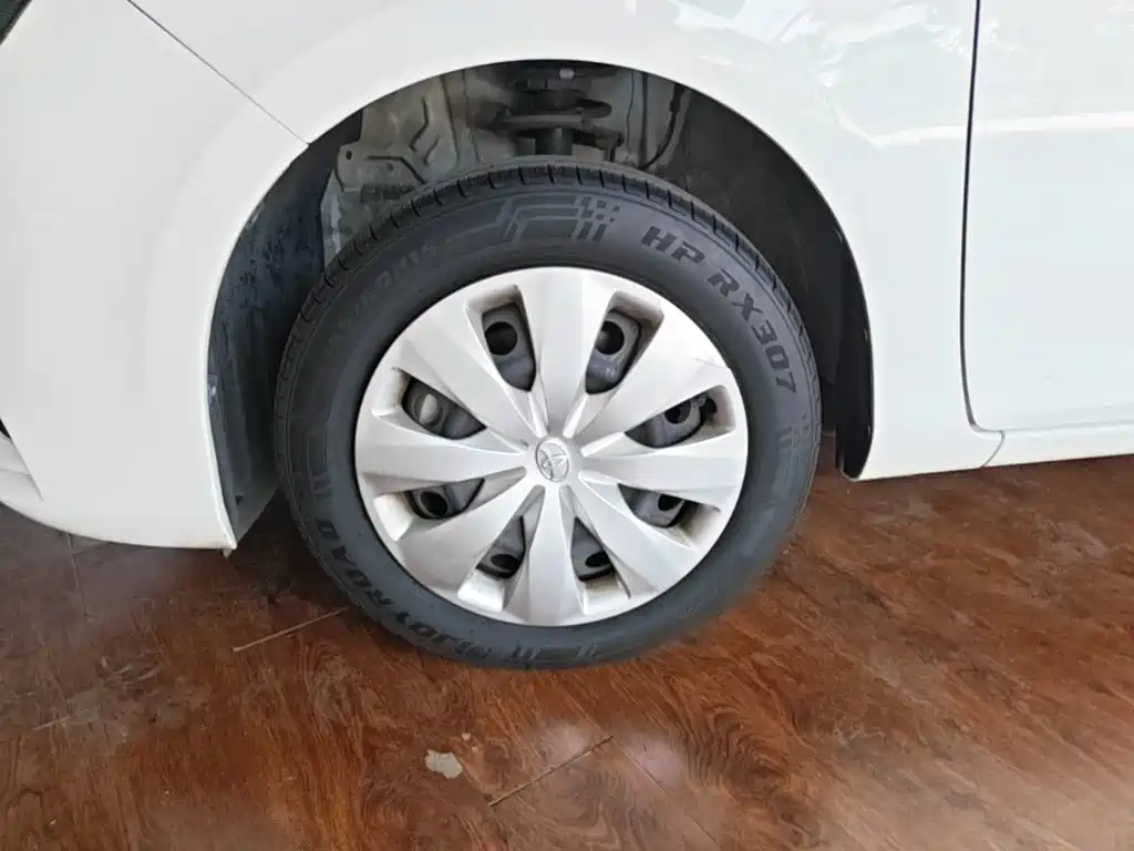 Toyota Yaris L 2021 — фото 23