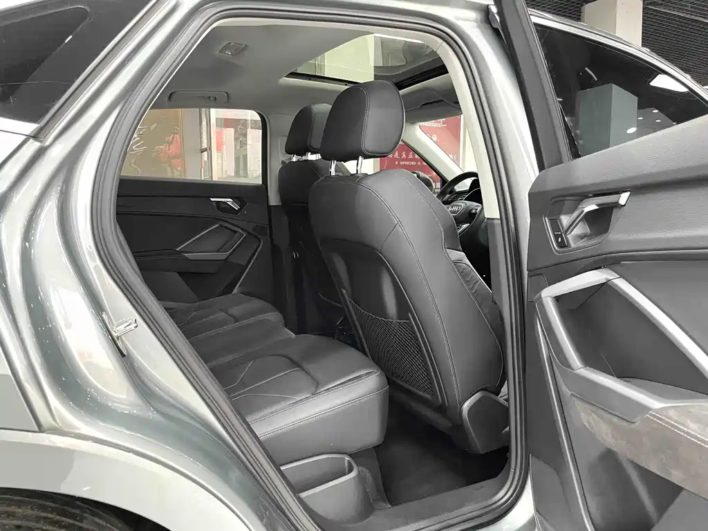 Audi Q3 Sportback 2021 — фото 13