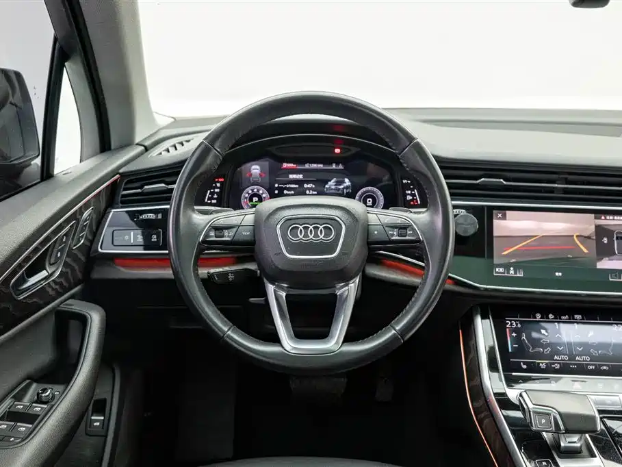 Audi Q7 2020 — фото 19