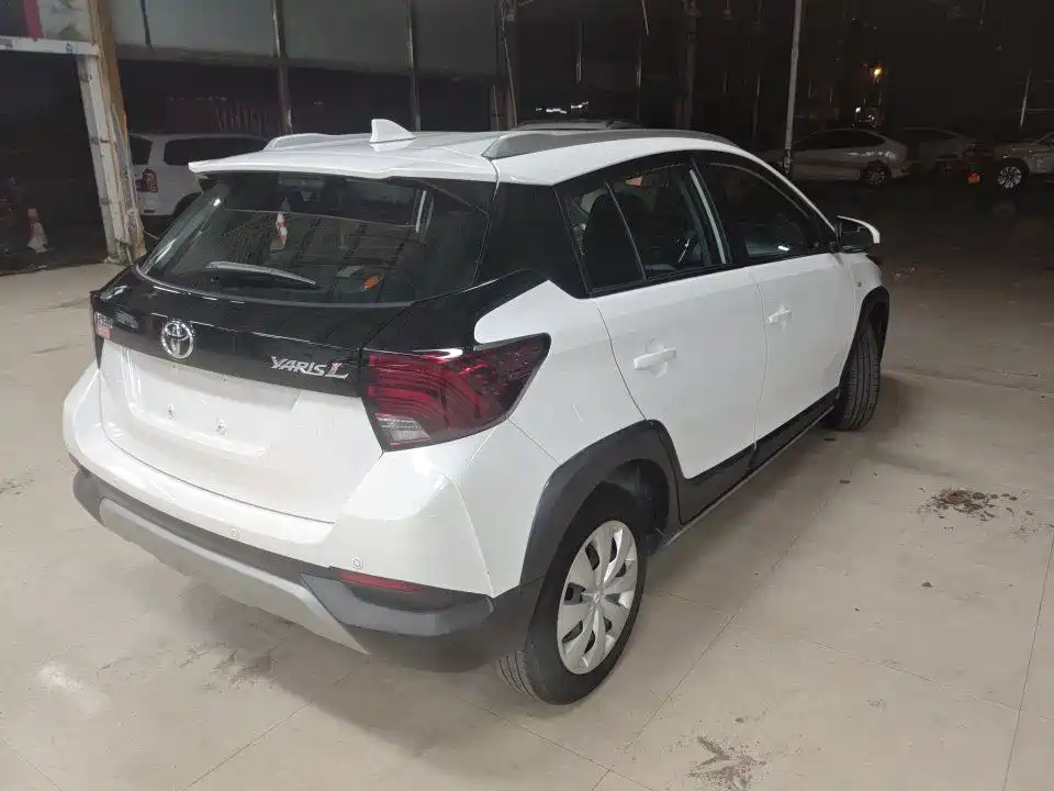 Toyota Yaris L 2023
