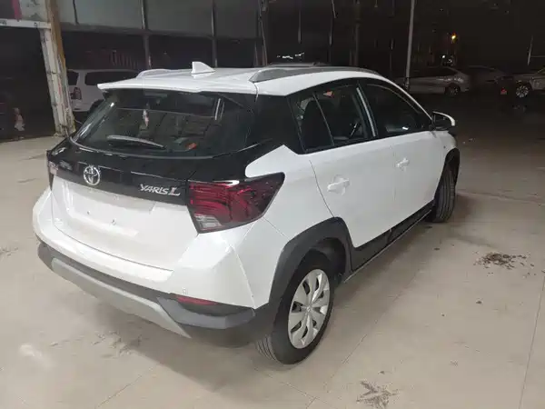 Toyota Yaris L 2023