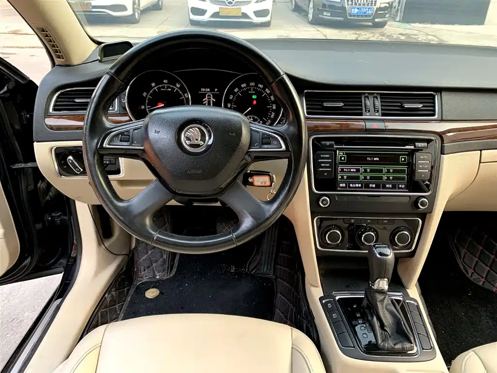 Skoda Superb 2015 — фото 7
