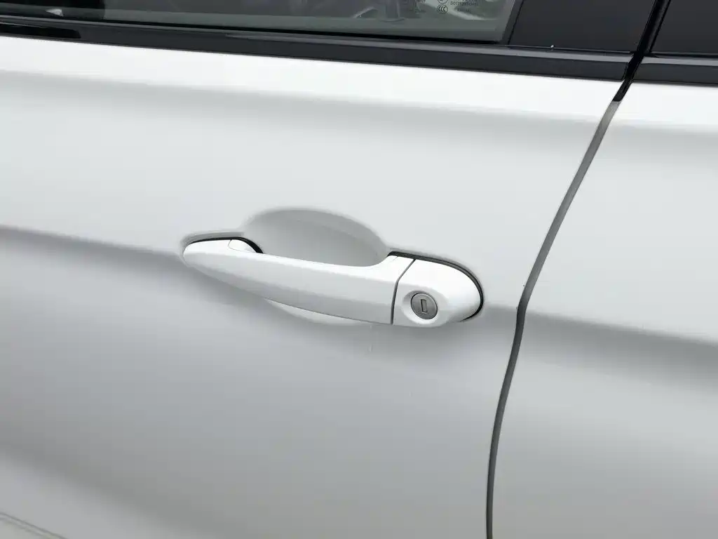 BMW 3 Series 2017 — фото 18