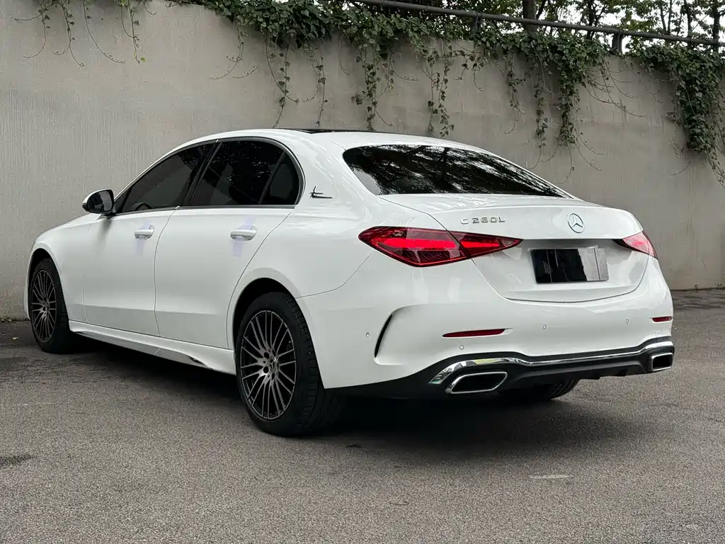 Mercedes-Benz C-Class 2024