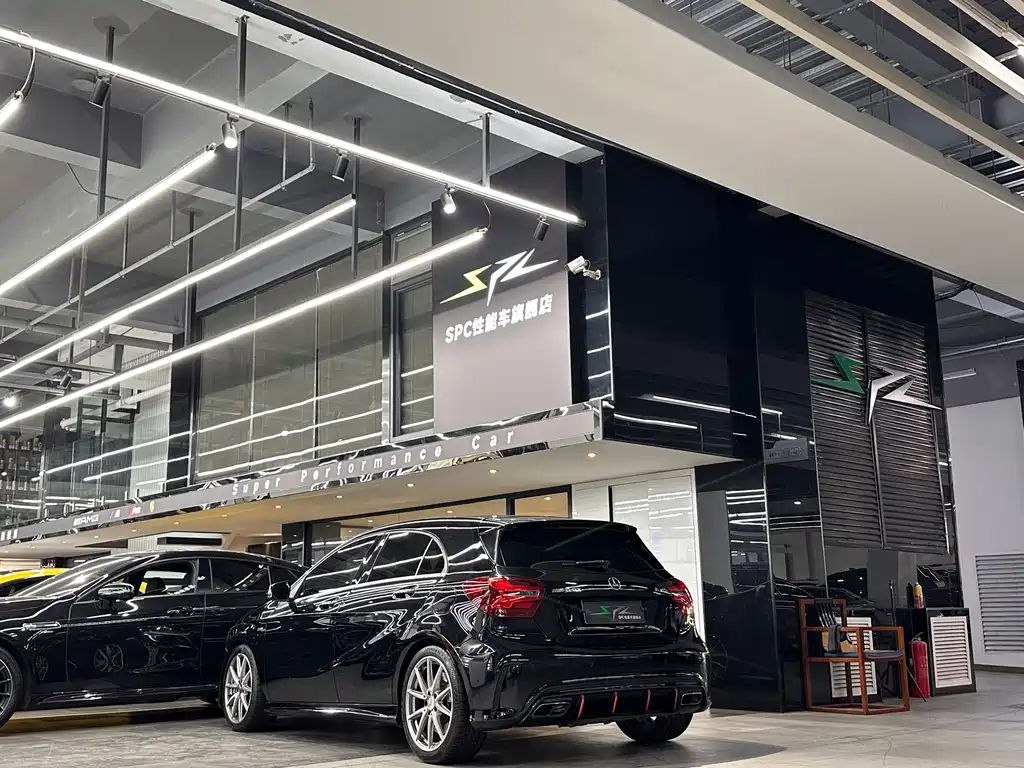 Mercedes-Benz A-Class AMG 2018 — фото 14