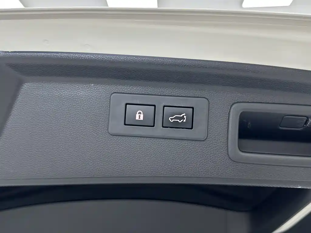 Subaru Forester 2023 — фото 15