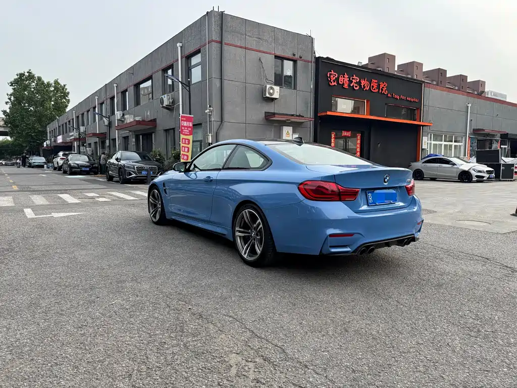 BMW M4 2018 — фото 11