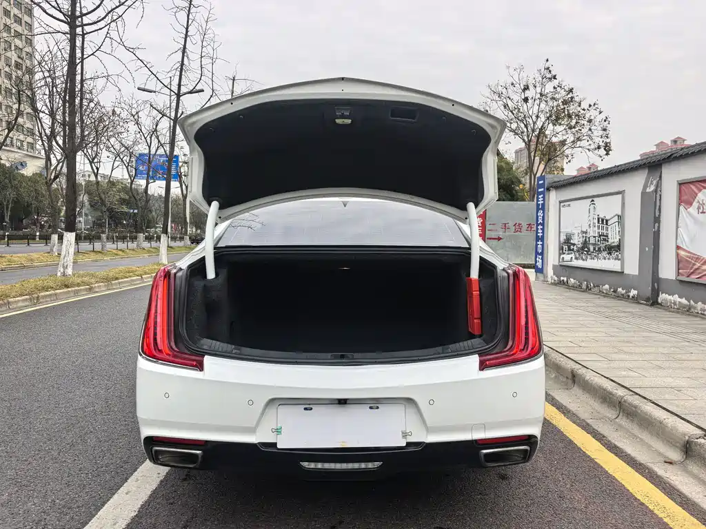 Cadillac XTS 2019 — фото 14