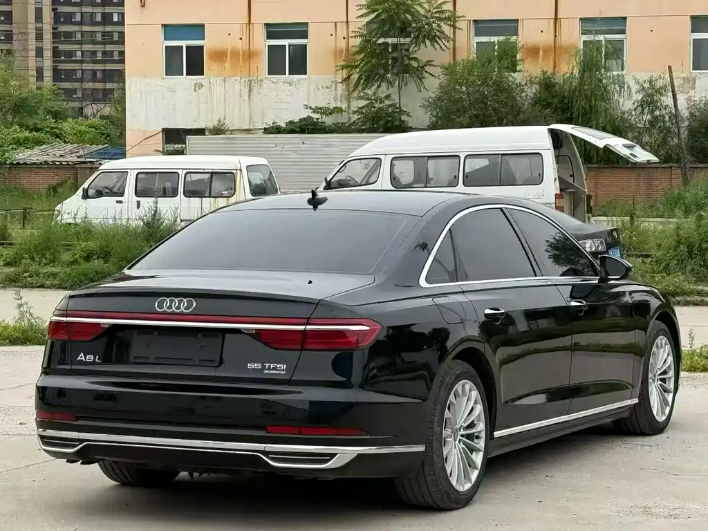 Audi A8 2019 — фото 9