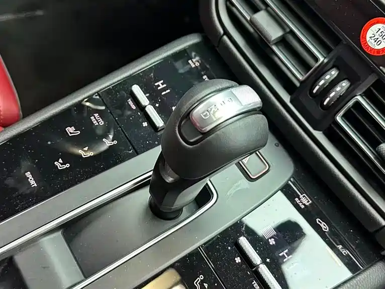 Porsche Macan 2022 — фото 12