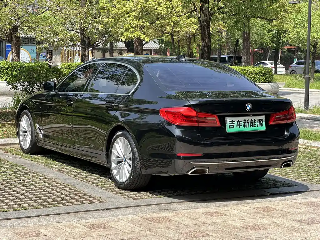 BMW 5 Series New Energy 2020 — фото 13