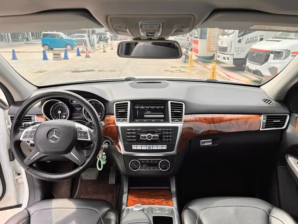 Mercedes-Benz M-Class 2015 — фото 7