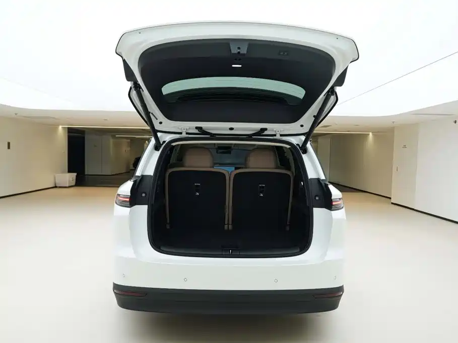 Li Auto i8 2026 — фото 15