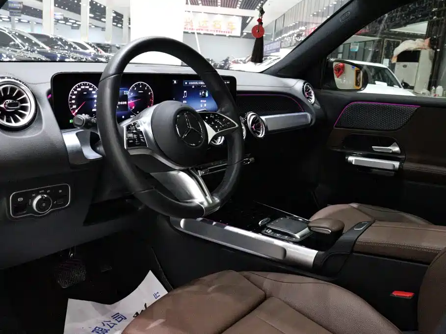Mercedes-Benz GLB 2024