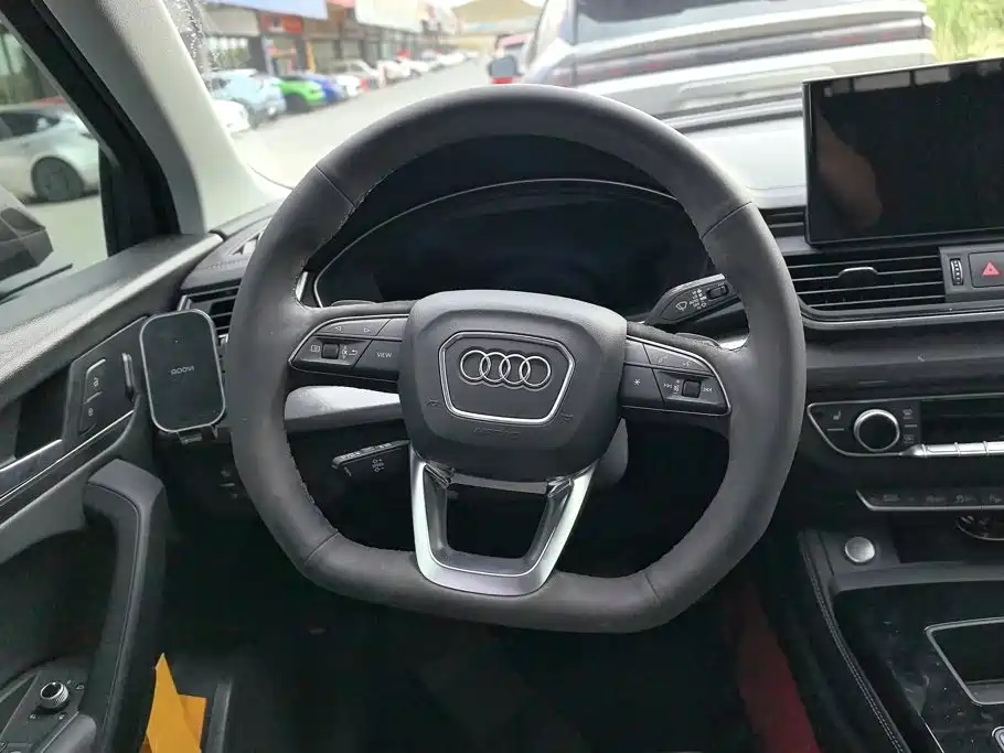 Audi Q5L 2023 — фото 15