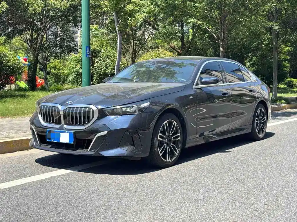 BMW 5 Series 2024