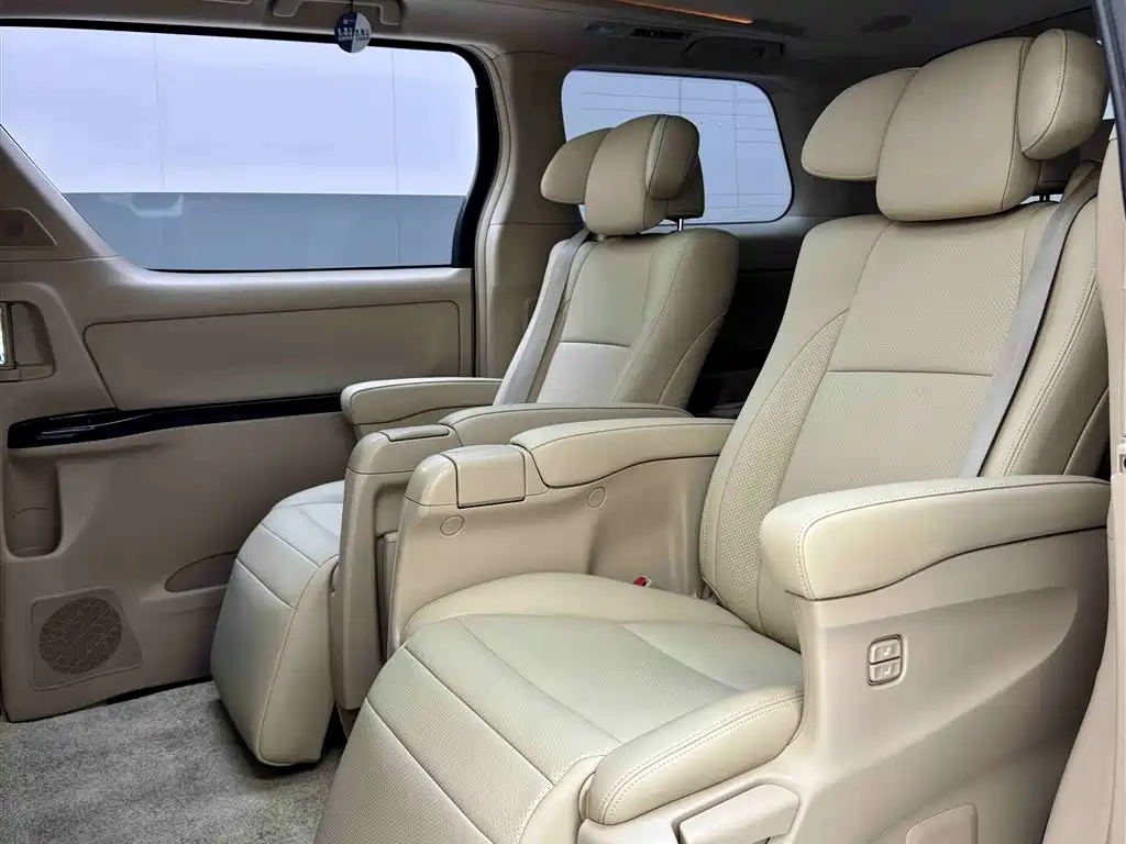 Toyota Alphard 2011 — фото 5
